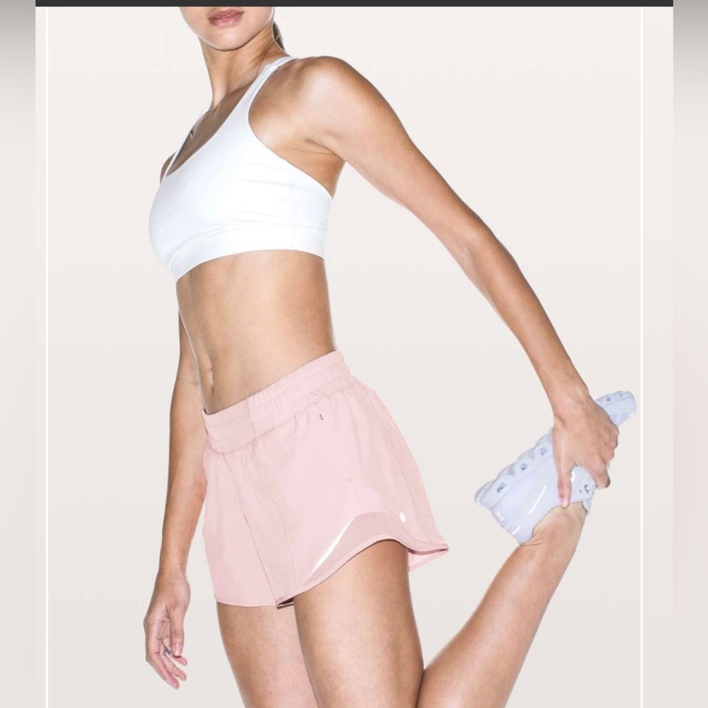 NWOT Lululemon Hotty Hot Short 4” Size 10